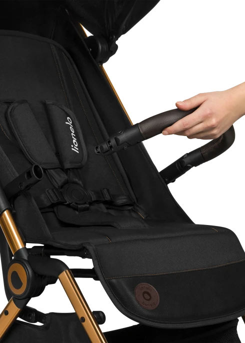 Wózek spacerowy 8,2 kg, składanie jedną ręką, do 22 kg - Cloe Black Onyx - Lionelo