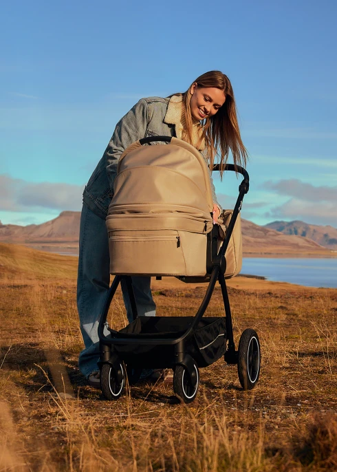 Wózek 2w1, gondola-nosidełko, koła all-terrain - Meril Black Onyx - Lionelo