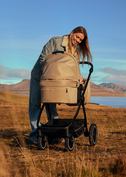 Wózek 2w1, gondola-nosidełko, koła all-terrain - Meril Black Onyx - Lionelo