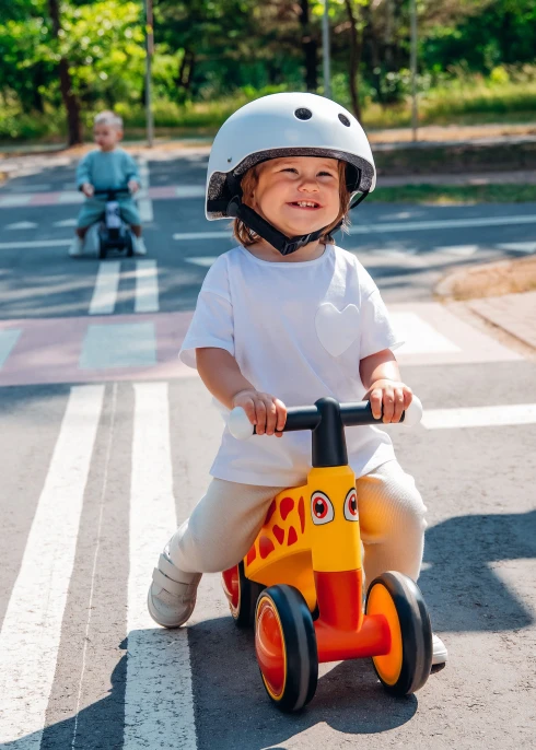 Lionelo Sammy Pink Rose — Jeździk od 1. roku życia