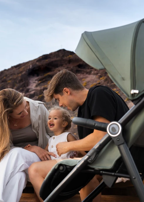 Wózek spacerowy od narodzin, koła gumowe, do 22 kg, klamra magnetyczna - Iva Beige Sand - Lionelo