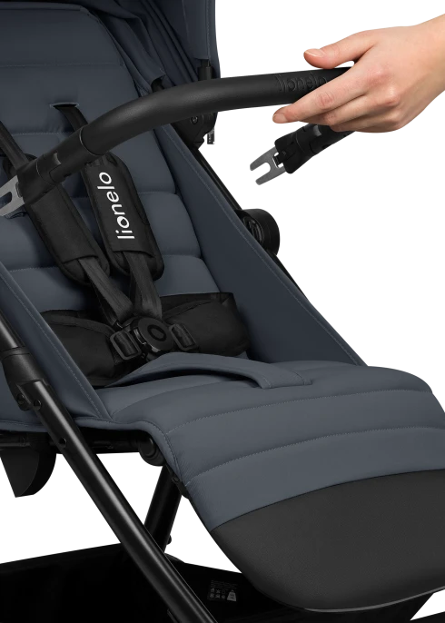 Wózek spacerowy od narodzin, koła gumowe, do 22 kg, klamra magnetyczna - Iva Grey Graphite - Lionelo