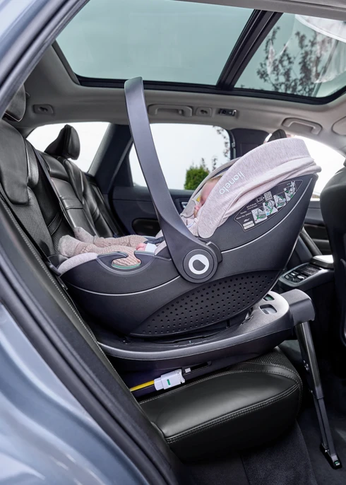 Fotelik samochodowy Moxie i-Size z bazą ISOFIX | lionelo Sklep.