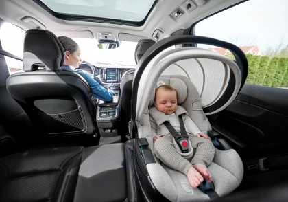 Baza ISOFIX Moxie i-Size Base Black - Lionelo