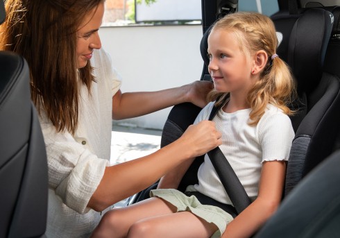 Lionelo Levi I-Size Beige Latte — Fotelik samochodowy|Opinie i cena