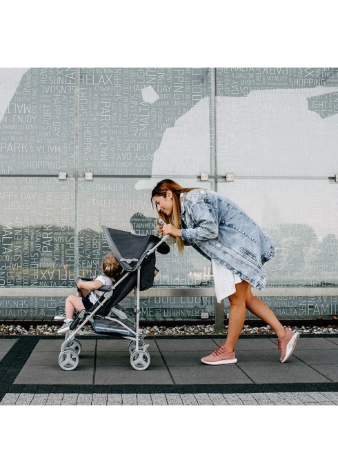 Wózek spacerowy Lionelo Irma Black Onyx - Zwinna i wygodna