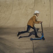 Lionelo Whizz Neo Black Carbon — Hulajnoga
