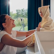 lionelo Muslin Hooded Towel Beige Cappuccino — ręcznik kąpielowy z kapturkiem