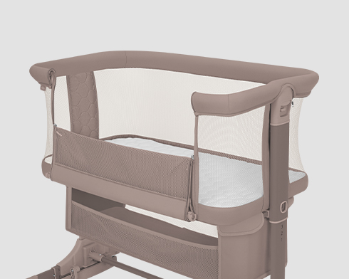 Łóżeczko Jodie przy łóżku rodziców