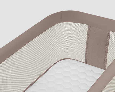 Przewiewne boki z białej siateczki